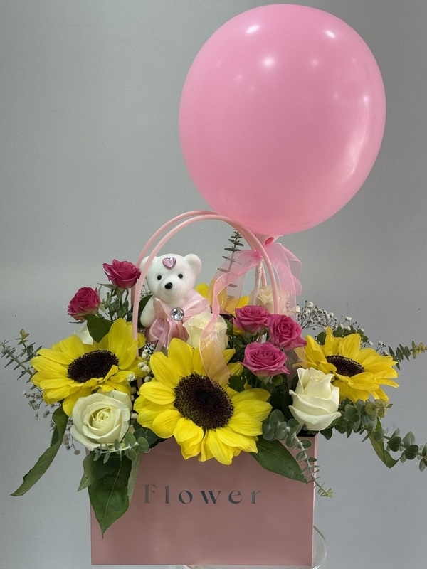 Kız Bebek Çantada Aranjman